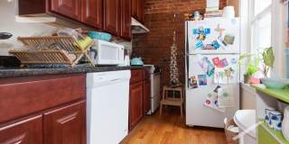 Charming 1 Bedroom-No Broker Fee Gallery 8