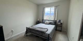 Stylish 3-Bedroom Townhome with Mountain Views & 2-Car Garage Gallery 14