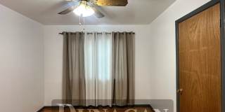 Spacious Pet Friendly, 3 bed/1 bath with Den. Gallery 7