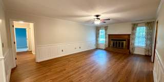 Fabulous Home Near Alice Drive! Gallery 4