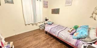 Charming 3BR Home with Large Yard & Easy I-35 Access Near Denton Gallery 13