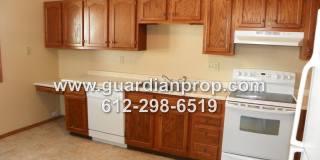 End Unit Townhouse Available June 1st, Vaulted Ceilings, Large Patio, Loft Area Gallery 6
