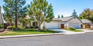 Clovis Beauty! 3 bedroom/2-bath home with 2-car garage for Lease Gallery 1