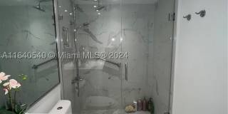 5555 Collins Ave Gallery 13