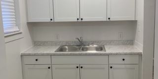 Video in Photos! Downtown York 2 Bedroom-1st Floor Gallery 7