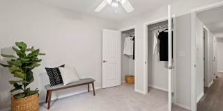 The Avenue Gallery 7