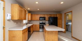 3 bed, 2.5 bath Home in English Ranch Neighborhood Gallery 6