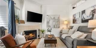 745 Schenley Bay Gallery 1