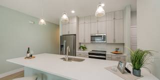 900 PADDLEBOARD CT TOWNHOUSE IN HEART OF MELBOURNE Gallery 12