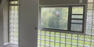Centrally located 3 BR 1.5 Bath Centrally located 3 BR 1.5 Bath Gallery 6
