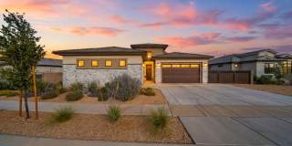 4 Bedroom Home with Gorgeous Views Gallery 1