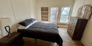 725 Peach Street Gallery 10