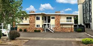 2x1 @ The Colony Apartments Gallery 1