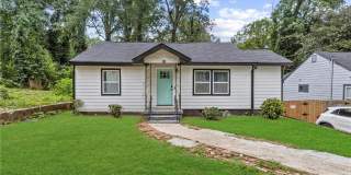 Room in 3 Bedroom Home at Peeples St SW Gallery 1