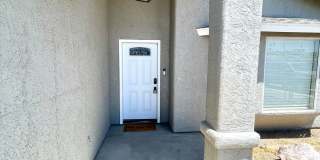 Luxurious Fully Furnished 3 Bedroom Home with Garage! Gallery 4