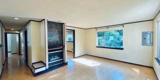 Massive House with Elegant Finishes in Madison Valley! Gallery 4