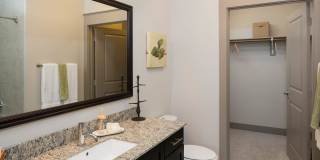 Alma on Maple Gallery 4