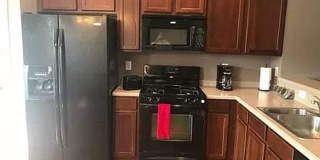 Room in 4 Bedroom Home at Linden Park Ln Gallery 11