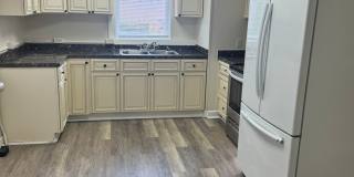 3 bedroom, 1 bath, 2 story half double house Gallery 12