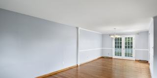 102 Roosevelt Road Gallery 6