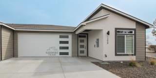 FURNISHED: 2 Bed/2 Bath Home in West Richland Gallery 1