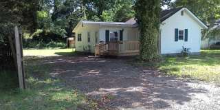 423 Bouy Street - Cute Bungalow! 423 Bouy Street - Cute Bungalow! Gallery 1