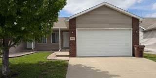 Cozy 4-Bed, 2-Bath Townhome in Northeast Lincoln Cozy 4-Bed, 2-Bath Townhome in Northeast Lincoln Gallery 1