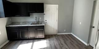 Beautiful Newly Renovated Home 3 BEDROOM 1 BATH, FENCED YARD, Bonus Space Gallery 6