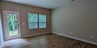 Room in 5 Bedroom Home at Reeves St Gallery 4