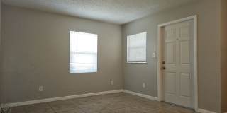 2410 W Cypress St Apt B Gallery 3