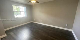 2811 N Oakland Forest Dr Gallery 15