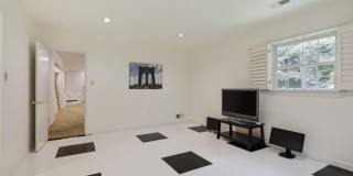 ONE LEVEL LIVING!! in Potomac 4-5 bed 4 baths / Close in Potomac Gallery 48