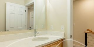 Spacious 2 bedroom duplex with attached garage Gallery 20