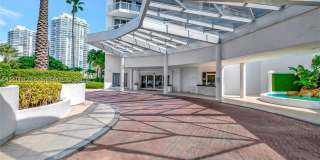 16425 Collins Ave Gallery 44