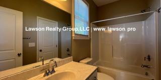 Upscale Three Bedroom in Colonial Green with Garage Upscale Three Bedroom in Colonial Green with Garage Gallery 42