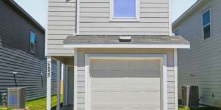 Gorgeous Open-Concept Home Near Randolph AFB - Realtor Commission: $500 Gallery 1