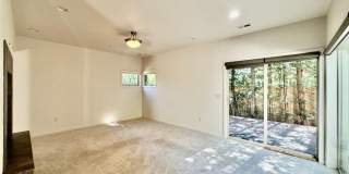 Beautiful 4 Bed/2.5 Bath Home in Lynnwood – Great Location & Spacious Layout Gallery 6