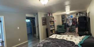 Spacious 4 bed 2 Bath Centrally Located Gallery 21