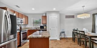 Available June 15th! 3BR Home in Tavares with Huge Backyard Gallery 8