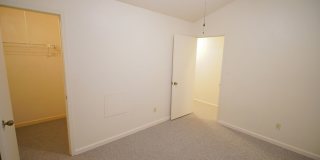 3 Bed / 2 Bath END Unit Townhome in Popular Westridge! Gallery 16
