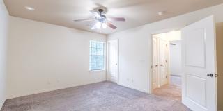 3 bed, 2 bath Condo - MOVE IN SPECIAL!!!! Gallery 12