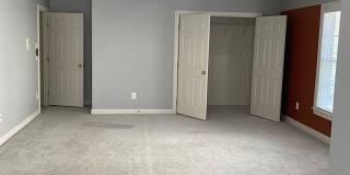 3 Bedroom Townhome in Sterling, with a large complete loft on top floor Gallery 33