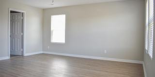 315 Kenneth Boulevard Gallery 18