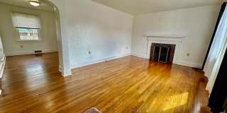 532 DUNLAP Street Gallery 6