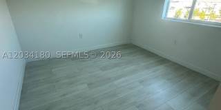 705 SE 13th St Cir Gallery 25