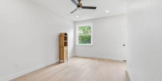830-834 Oak Street Gallery 15