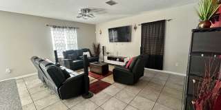 Beautiful 4-Bedroom Home for Rent in Wimauma, FL – Exceptional Value and Amenities Gallery 4
