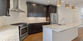 OAKLEY - Stunning executive tudor Gallery 18