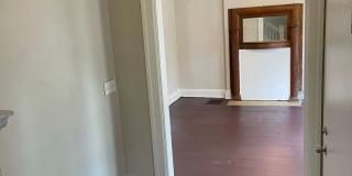 Huge Home with 3 Bedrooms and 1 Bath Huge Home with 3 Bedrooms and 1 Bath Gallery 1