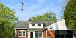 Cozy  Convenient Euclid Home Near Lake Erie Gallery 1